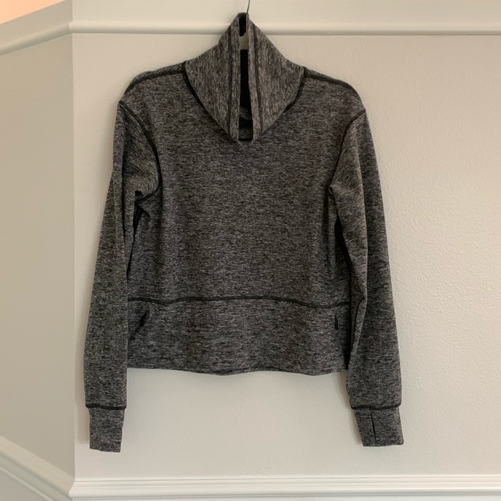 Lululemon Women’s Ready to Rulu pullover, size 4